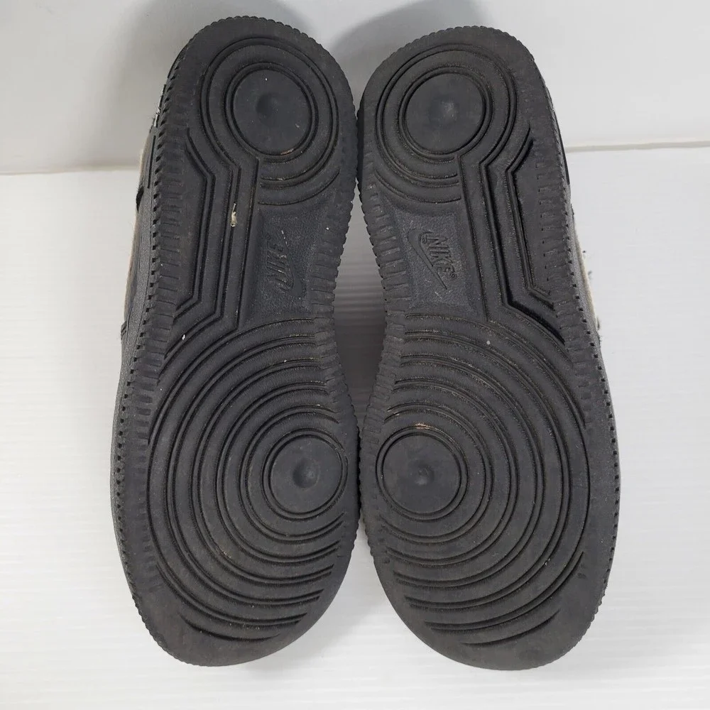 Nike Kids Air Force 1 Size 2.5 Y LV8 Utility Sneaker Black White Lace Up AV4272